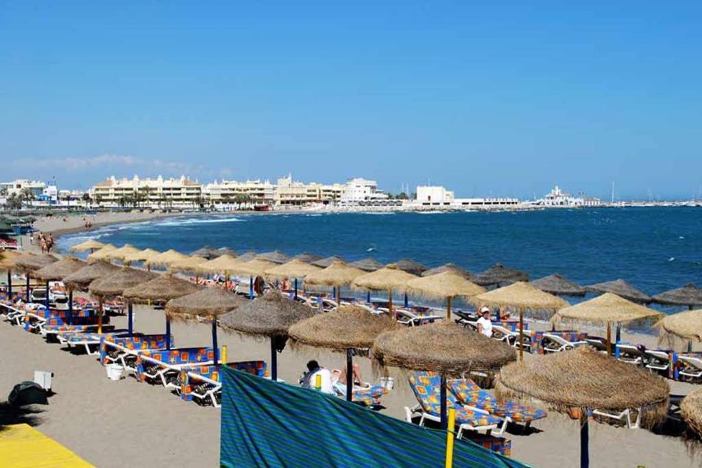 Апартаменты Apartamento Junto Al Mar En Puerto Marina Бенальмадена Экстерьер фото