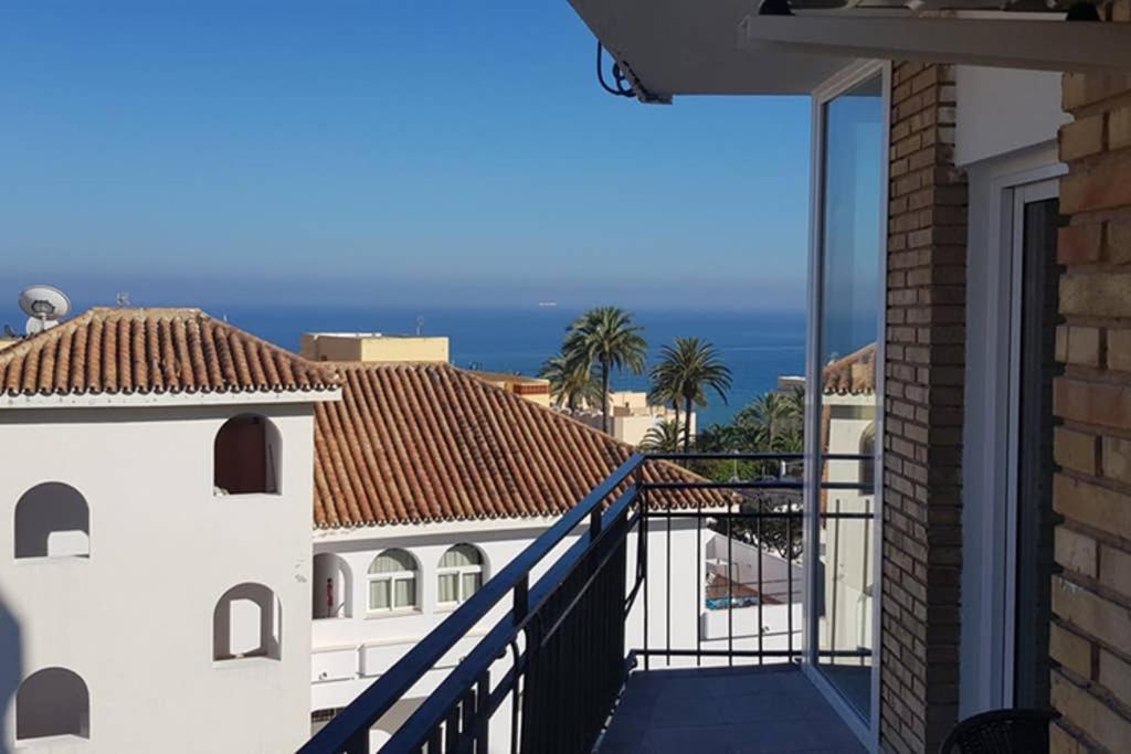 Апартаменты Apartamento Junto Al Mar En Puerto Marina Бенальмадена Экстерьер фото