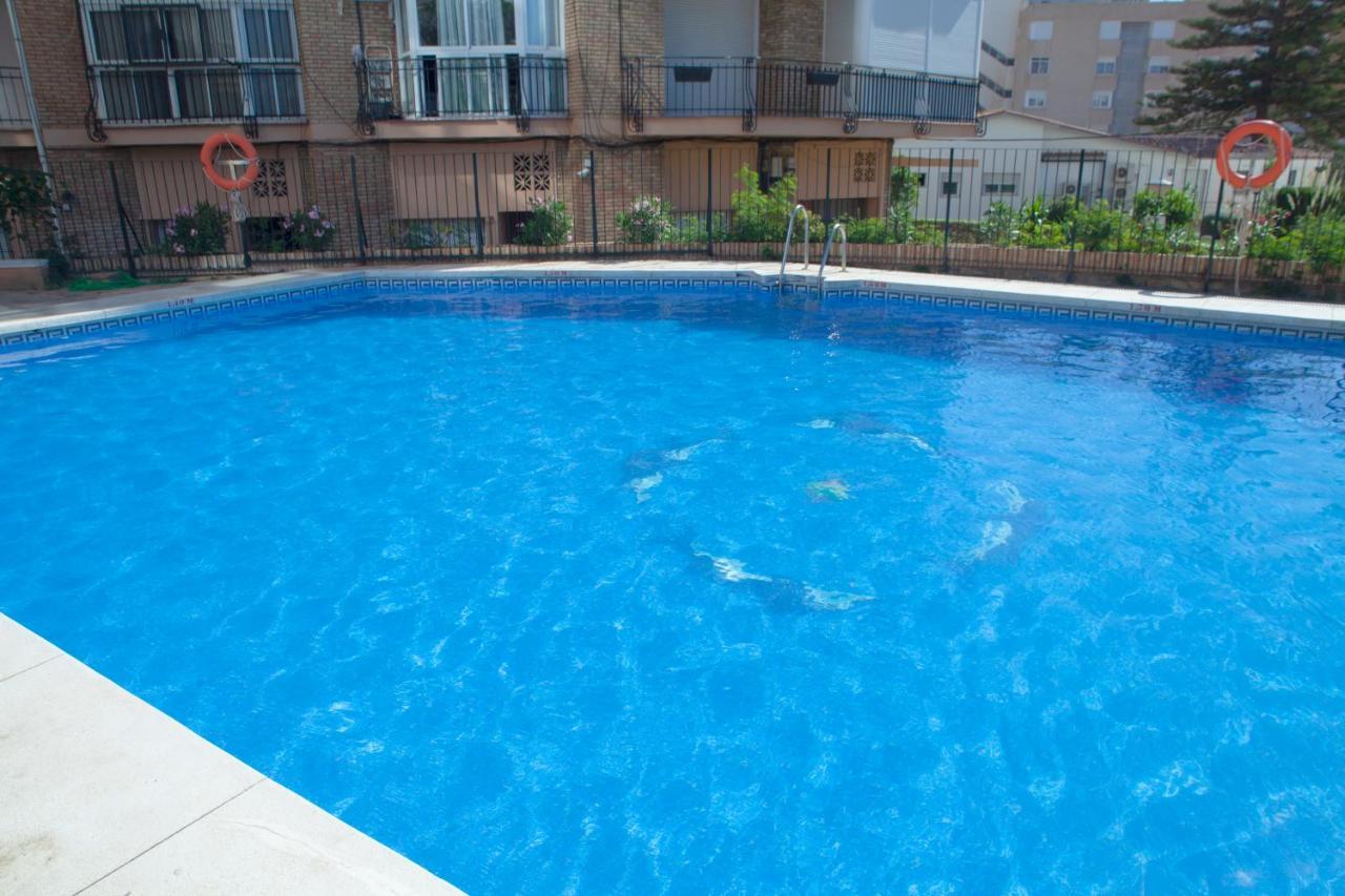 Апартаменты Apartamento Junto Al Mar En Puerto Marina Бенальмадена Экстерьер фото